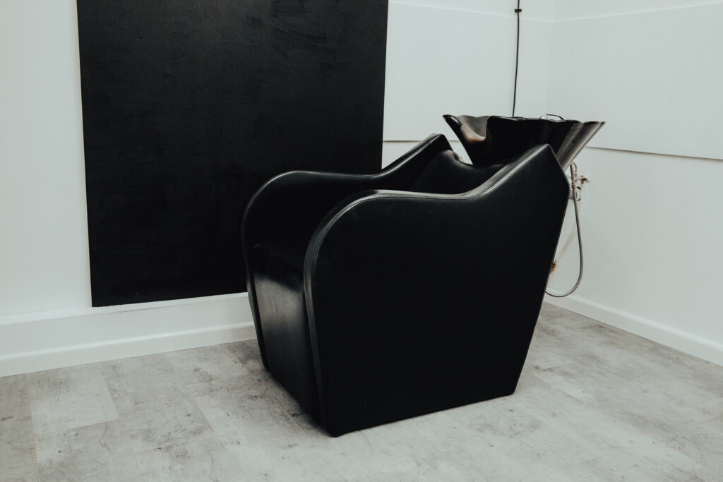 Zdjęcie nowoczesnego wnętrza barbera w Bielsku-Białej.